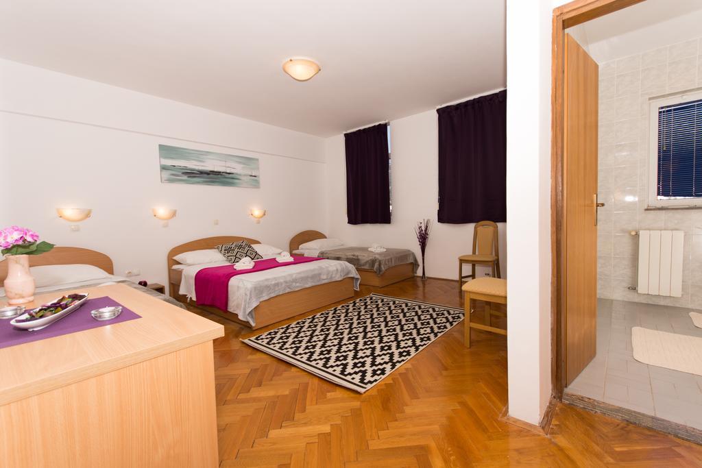 Guest House Mamut Kastela Luaran gambar